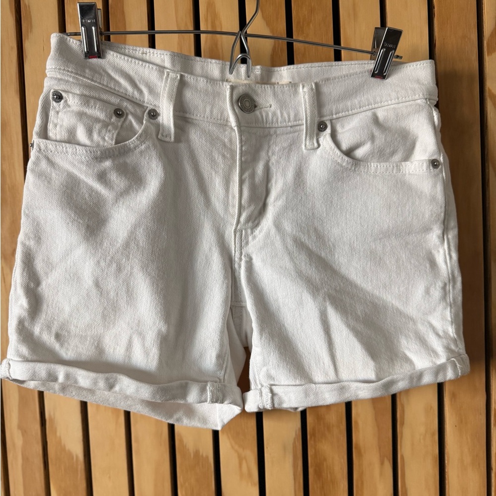 LEVI’S Women's White Mid-Length Denim Shorts - 26 - Picture 3 of 6